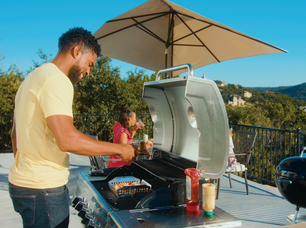 7” Disposable Mini Wok Topper (3-Pack) 8 7” Disposable Mini Wok Topper prevents food from falling into grill.